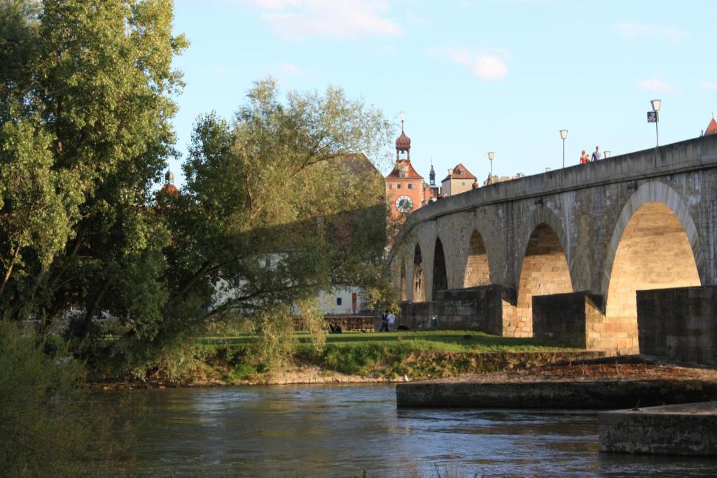 Amy 2* Regensburg
